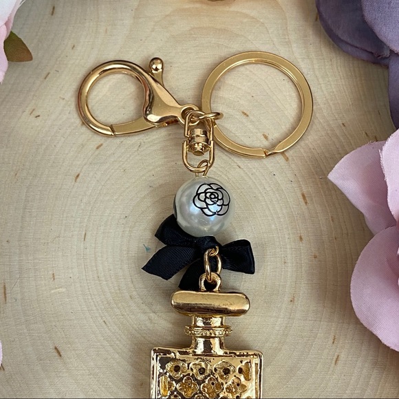 Chic Crystal Perfume Bottle Keychain Charm - Picture 13 of 16